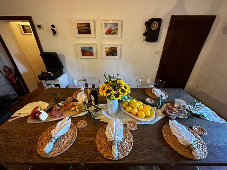 Lovely 2 Bedroom In San Gimignano Historic Center Exterior photo