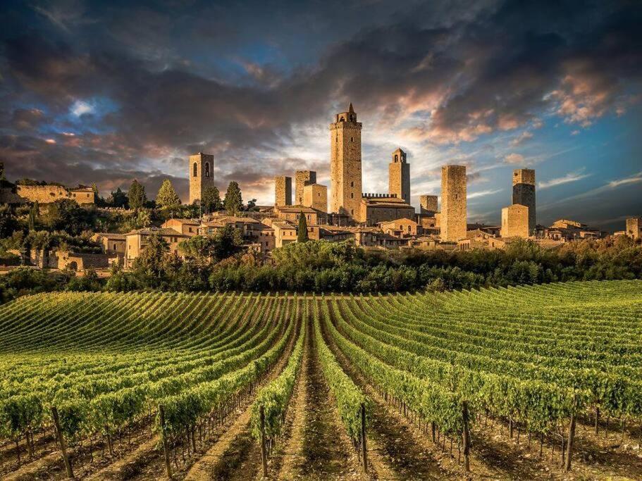 Lovely 2 Bedroom In San Gimignano Historic Center Exterior photo