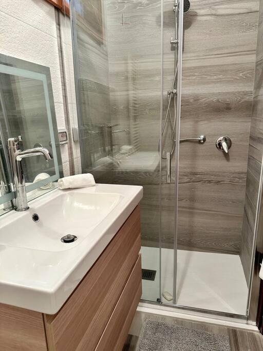 Lovely 2 Bedroom In San Gimignano Historic Center Exterior photo