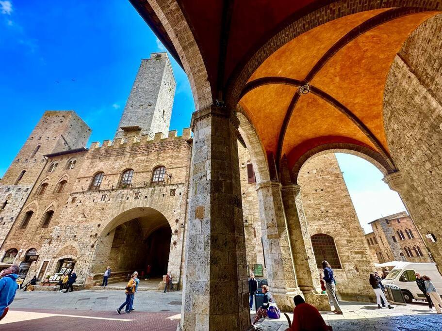 Lovely 2 Bedroom In San Gimignano Historic Center Exterior photo