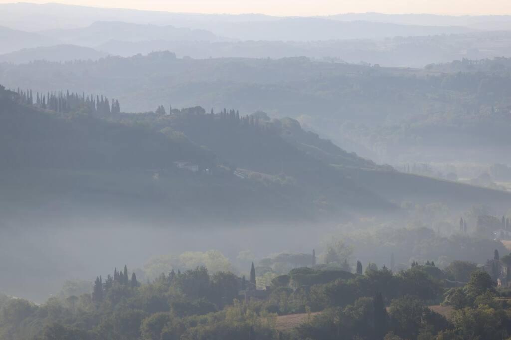 Lovely 2 Bedroom In San Gimignano Historic Center Exterior photo