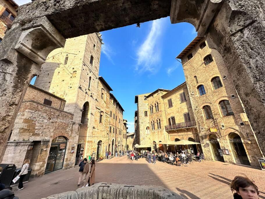 Lovely 2 Bedroom In San Gimignano Historic Center Exterior photo
