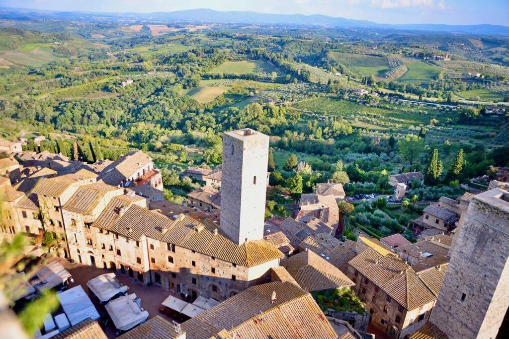 Lovely 2 Bedroom In San Gimignano Historic Center Exterior photo