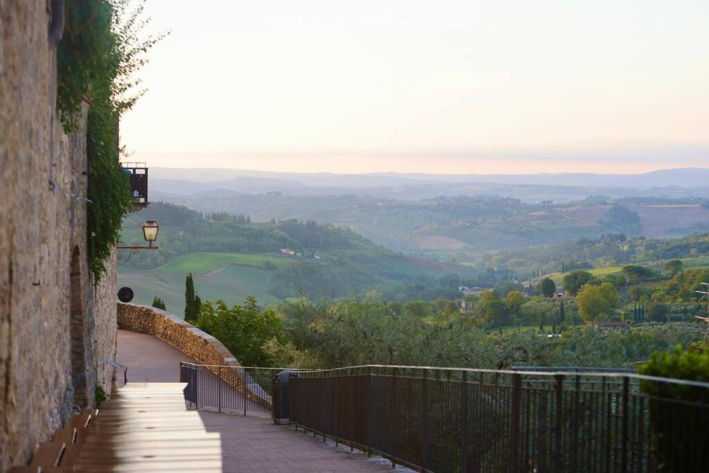 Lovely 2 Bedroom In San Gimignano Historic Center Exterior photo
